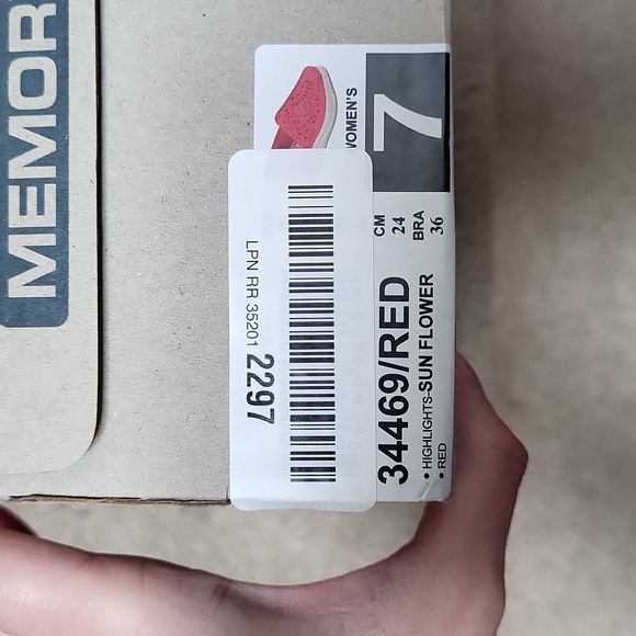 Highlights Bobs from Skechers Red Espadrilles with Eyelet Detail! Size 7! NWT! - Picture 2 of 8